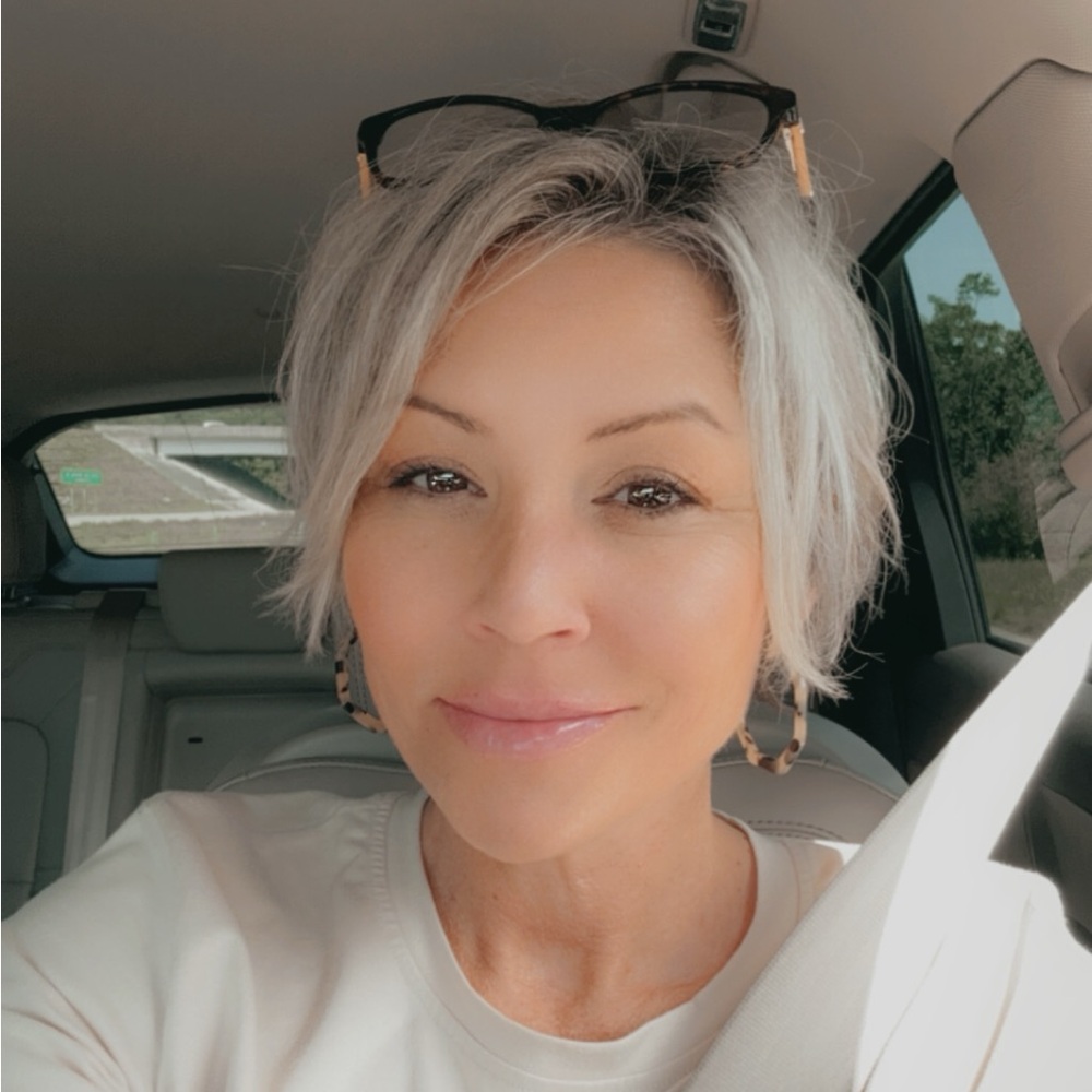 Meet your Posher, Crystal